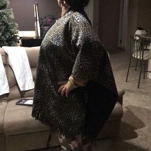 Women’s Leopard Cape